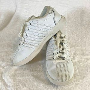 K-Swiss Kids White Leather Sneakers size 2 Big‎ Kids  Casual Lace Up